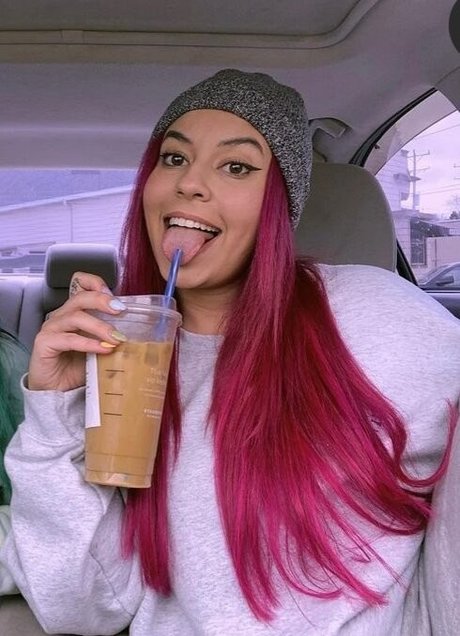 Larissa Cambusano estrella atractiva archivo