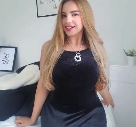 Herlinda Angel modèle hd des photos