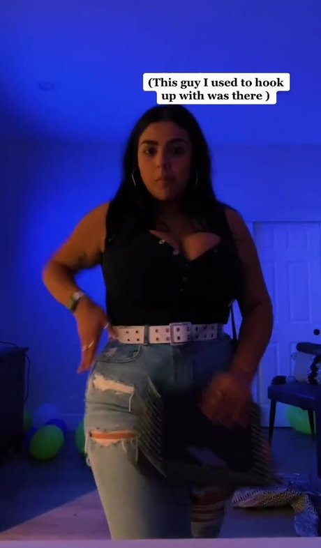 Charlotte Godoy actriz atractiva imagen