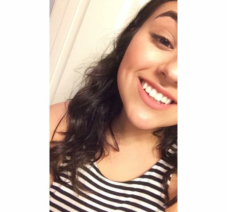 Charlotte Godoy star érotique des photos