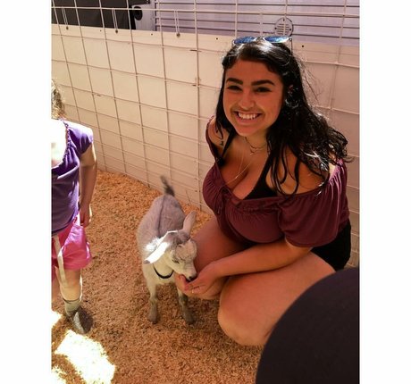 Charlotte Godoy modèle xxx collection