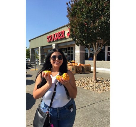 Charlotte Godoy modèle porno galerie