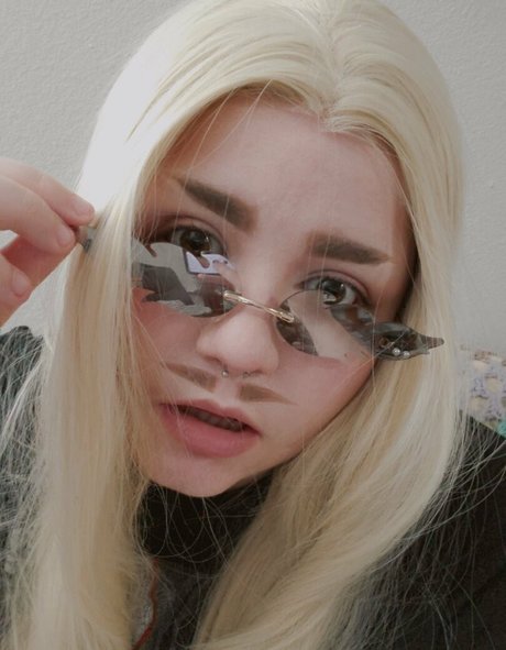 awoo exe estrella atractiva imágenes