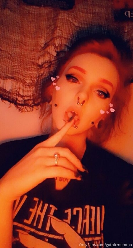 gothicmomma actriz atractiva foto