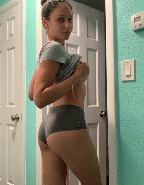 arianamarie étoile érotique images