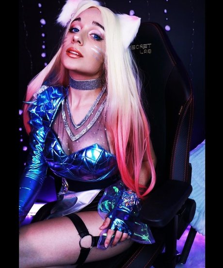 Maya ASMR model erotic picture