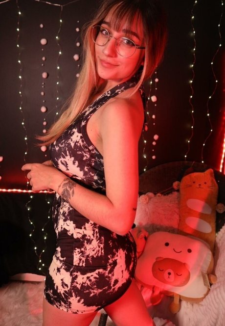 Maya ASMR naked star gallery
