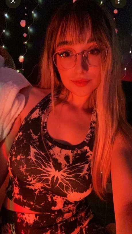 Maya ASMR perfect actress pic