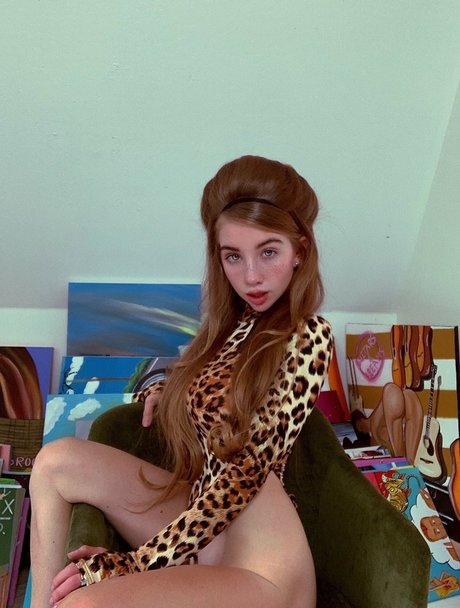 CoconutKitty model pornographic picture