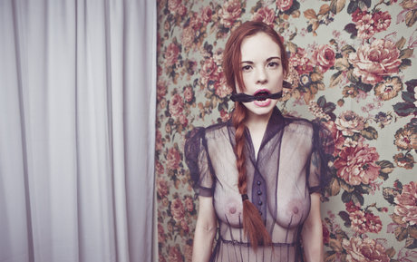 Henna Nueller actrice sexy photo