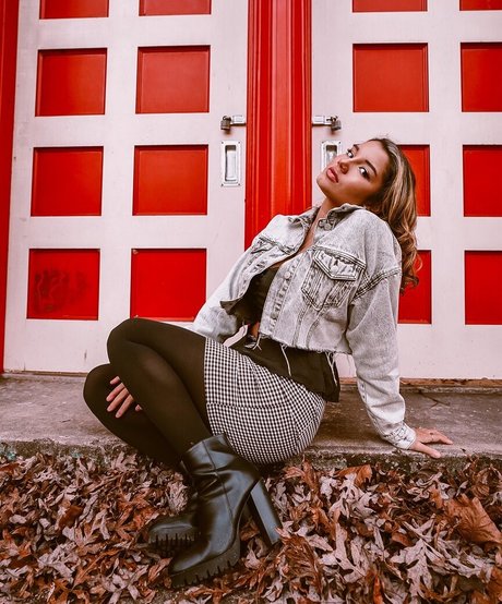 Hannah Malvone estrella de alta calidad foto