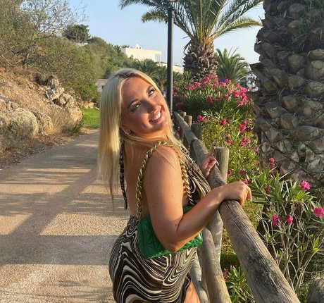 Olivia D modelo foto