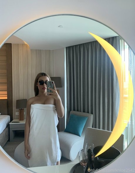 khloe2542 modelo exclusivo imagen