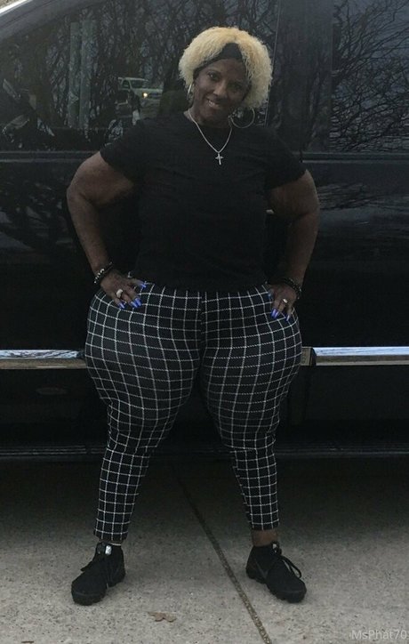 msphat70 actrice artistique galeries