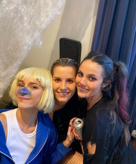 Amber Lee Lockhart modèle meilleur images