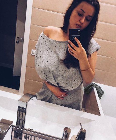 Olga Boyko star pornographique photo