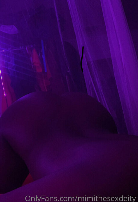 mimithesexdeity nudes star image