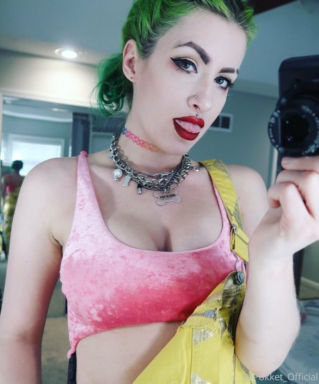 pokket official estrella porno xxx fotos