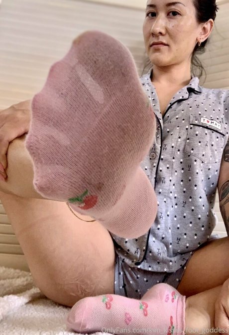kim kisses foot goddess estrella porno desnuda foto