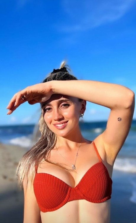 Morena Beltran modelo sexual galería