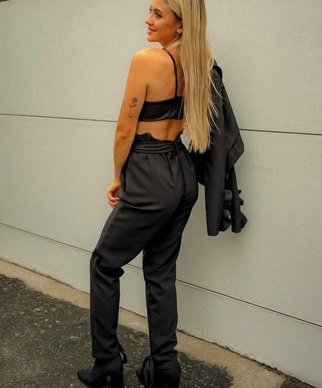 Morena Beltran estrella porno de arte imágenes