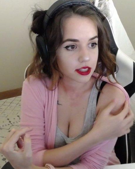 Deernadia desnudos estrella galería