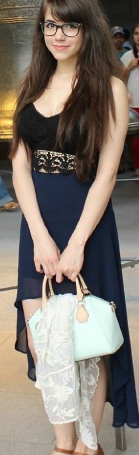 Deernadia actrice sexy photo