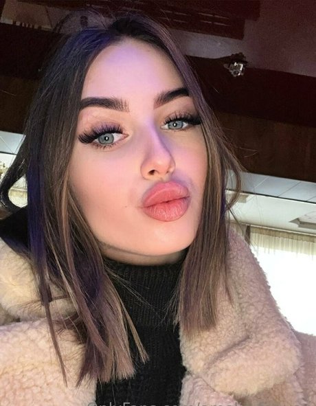 amelia for you nudes model image