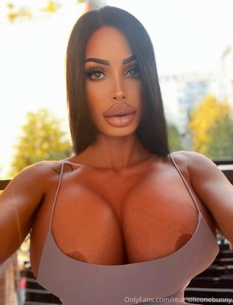 real siliconebunny modèle exclusif image