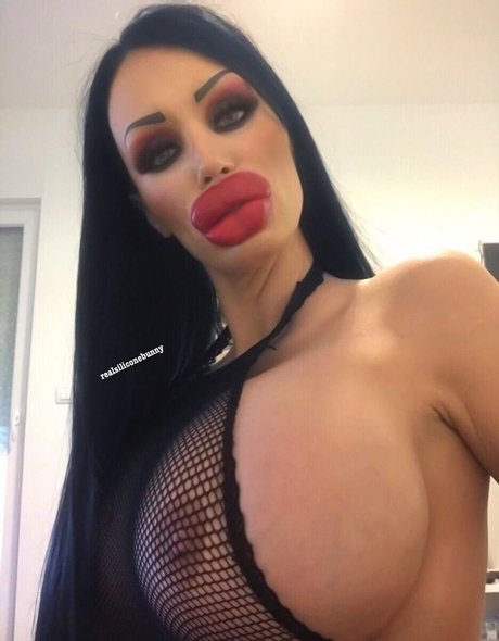 real siliconebunny estrella porno imagen