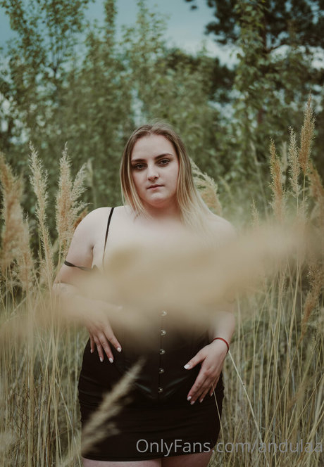 andulaa best model pic