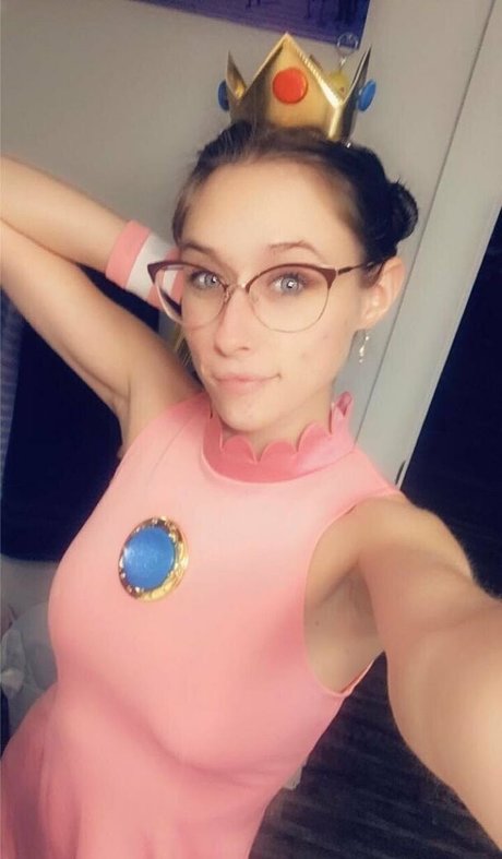 pr3ttyp1nkpussy actrice xxx photo