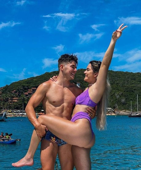 Taynara Melo mannequin images