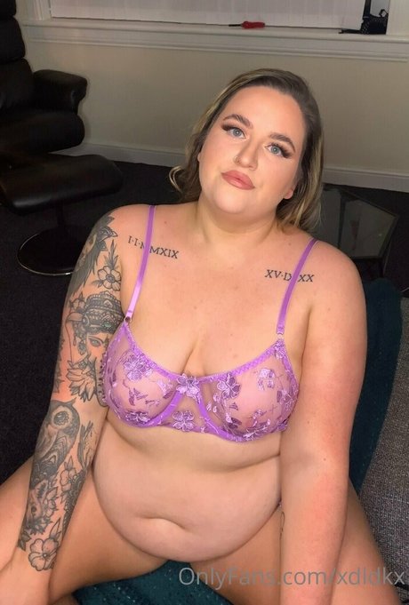 xdldkx actriz erótica fotos