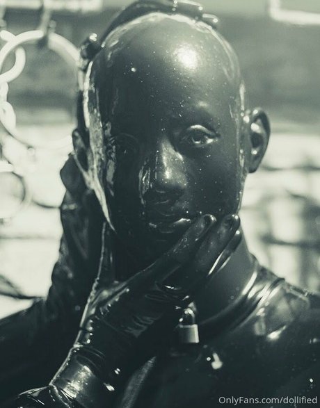 dollified modelo desnudos fotos