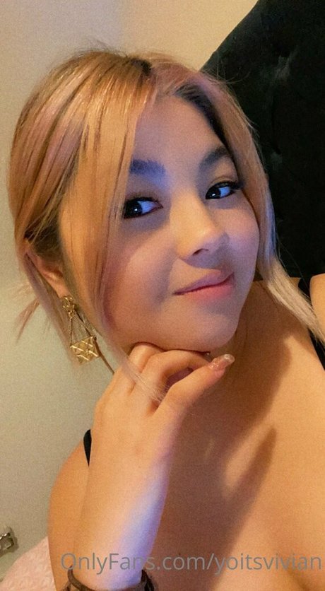 yoitsvivian sexy pornstar img