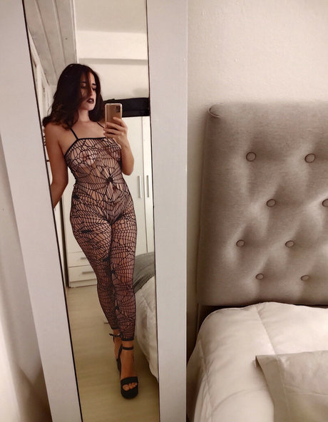 ayahotterthanhell actrice porno galerie