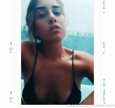 ayahotterthanhell actrice artistique collection