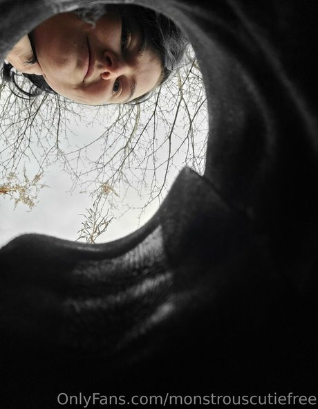 monstrouscutiefree estrella porno exclusiva galería