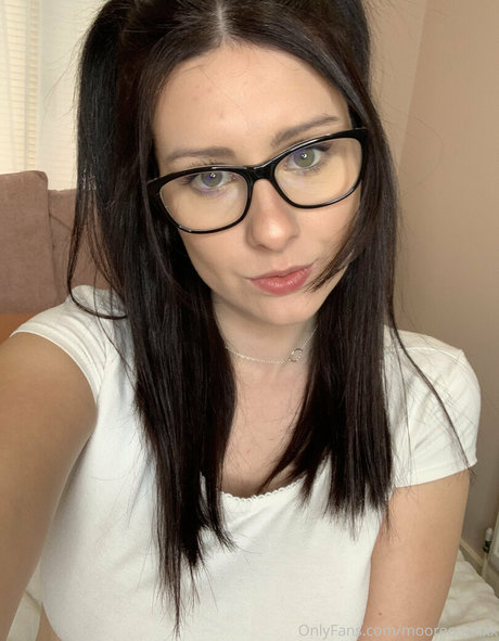 mooreerinxxx estrella porno bonita archivo