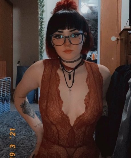 biggtittygothgirl modelo sexy archivo