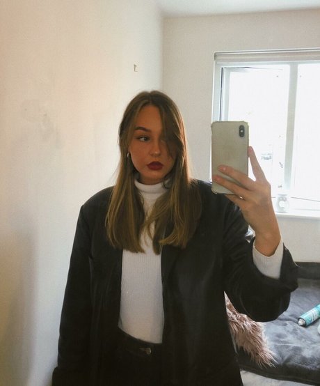 Helayna Birkett star du porno sympa photos