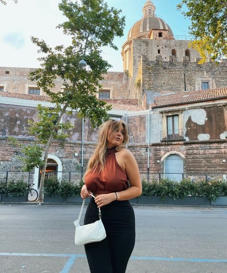 Helayna Birkett modelo adulto galería