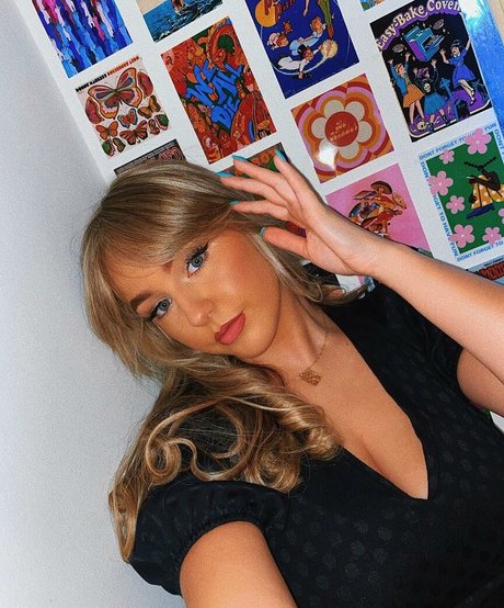 Helayna Birkett étoile hd images