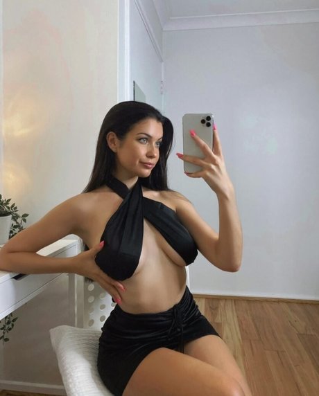 hellolana star du porno exclusive photos