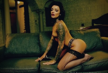 Kris Karson actrice artistique galerie