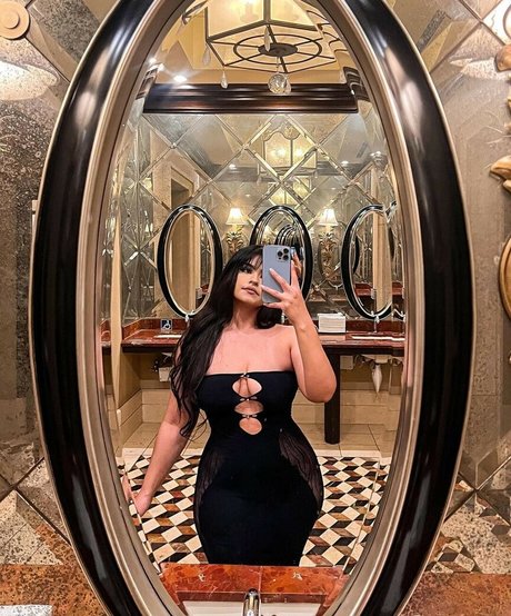 _isabelxx high quality pornstar images