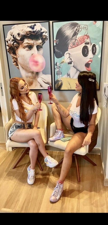 redtopmodel2022 actrice de grande qualité galeries