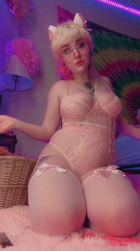 cxndy cunt modelo superior fotos