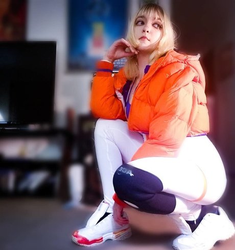 Fire Lord Dev hermosa modelo imagen